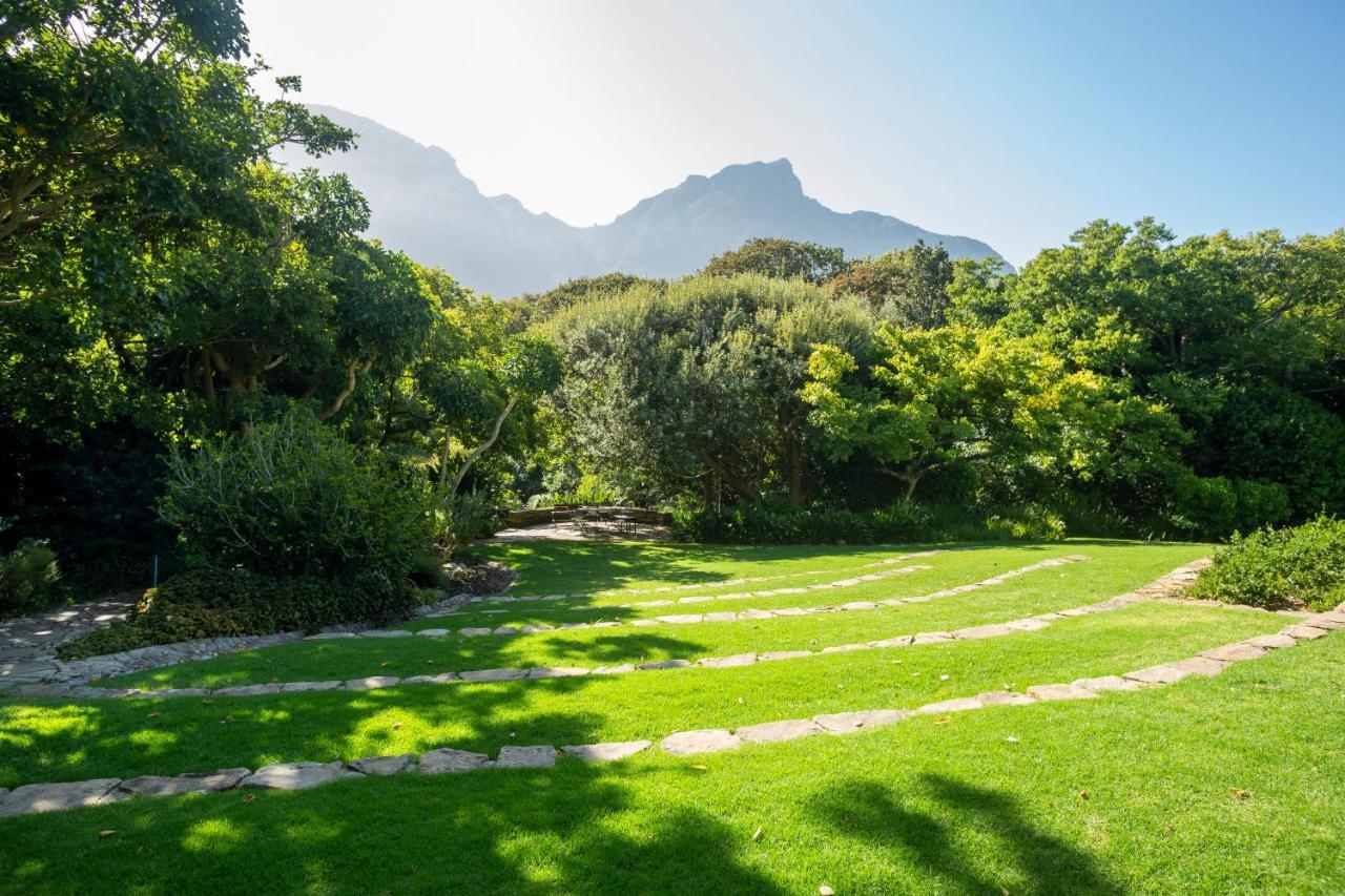 Vineyard Hotel Cape Town Exterior photo